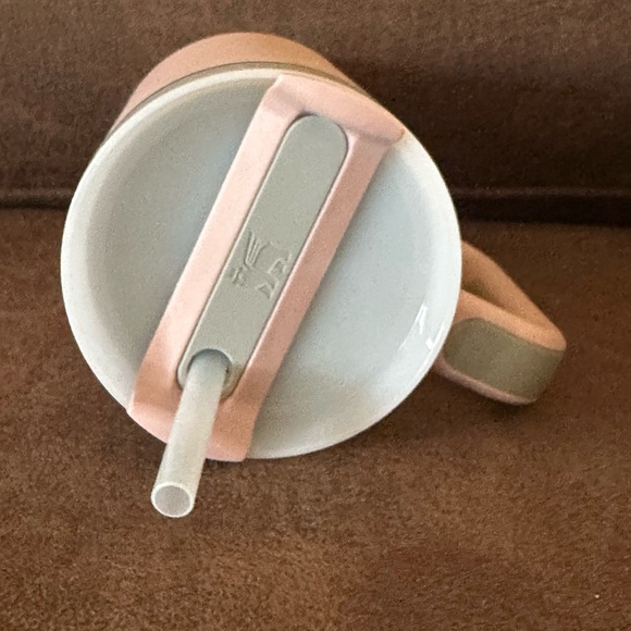 Stanley Quencher 40 oz Tumbler - Picture 4 of 6